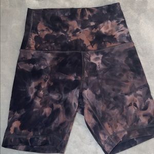 Lululemon align shorts, size 2. 6 inch length.